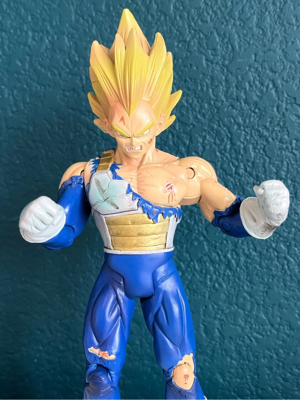 2002 Dragon Ball Z Battle Damaged Super Saiyan Vegeta action figure